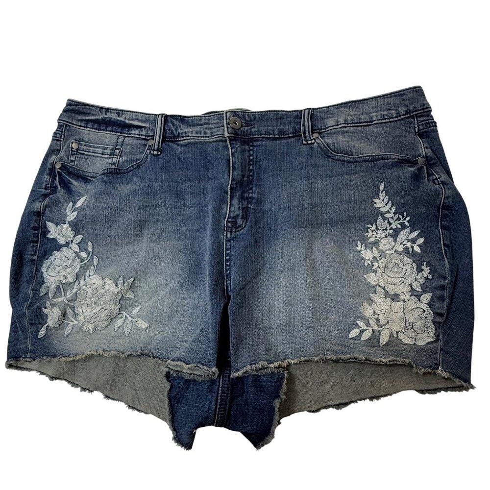 Torrid Denim Shorts NEW Floral Embroidery High Rise Womens 26